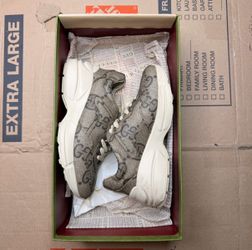 WORN GUCCI SNEAKERS - Used/Worn Size 5y