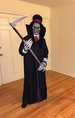 Grim Reaper Halloween costume - very clean