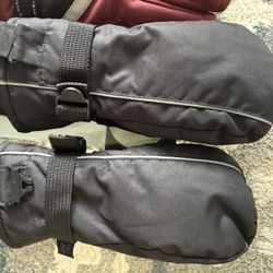 Gloves And hats For boys.