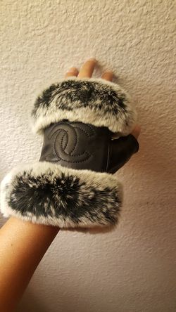 fingerless chanel gloves