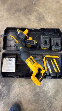 DeWalt 18v reciprocating saw with 2 batteries and chargers