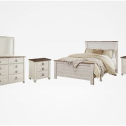 Willowton Queen Panel Bed with Mirrored Dresser and 2 Nightstands