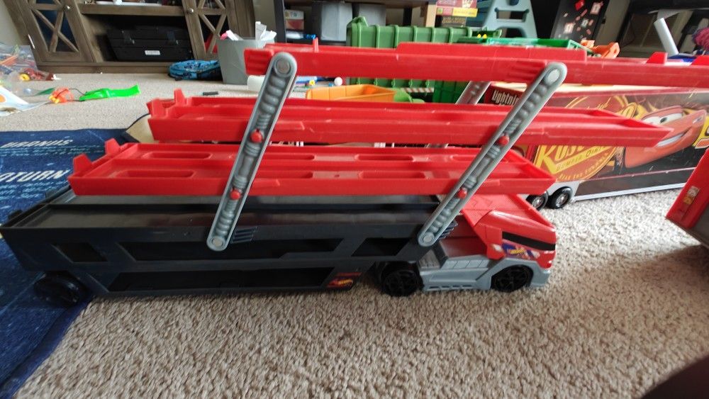 Hot wheels Mega Hauler Truck