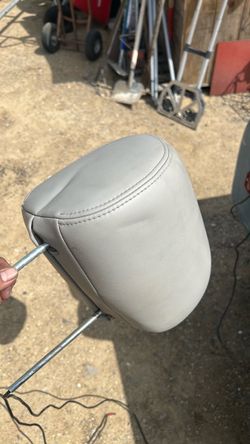 2007 Cadillac Escalade head rest parts