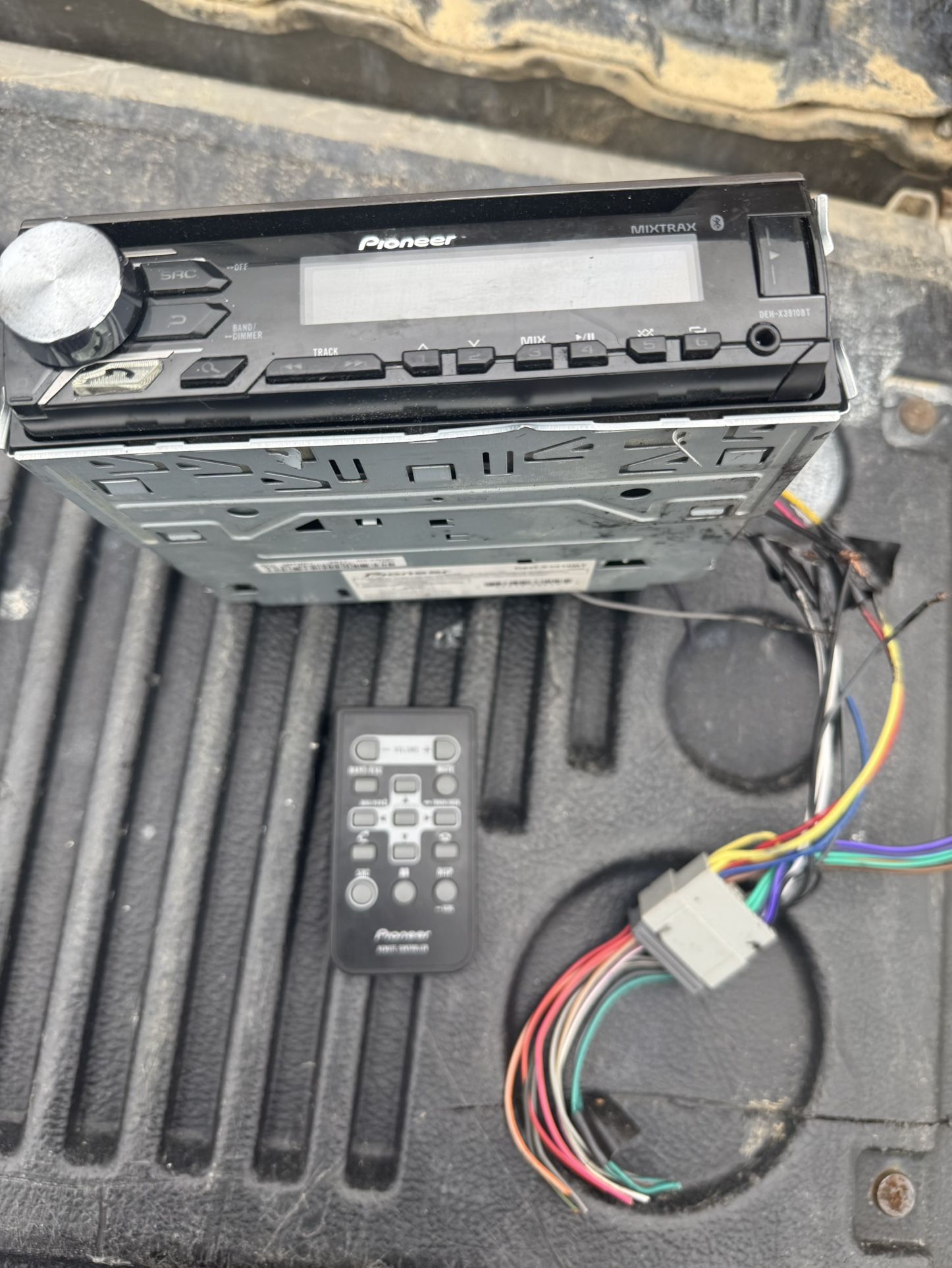 Pioneer Deh-x3910bt CD Receiver W/ Bluetooth - 2228sw