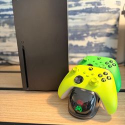 Xbox X/S 500GB with accessories