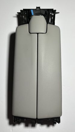 2013 2014 2015 2016 Mercedes E350 E550 Sedan Armrest/Center Console Lid Gray