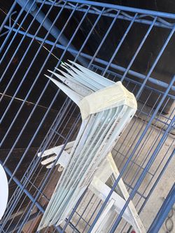 Shelf bracket