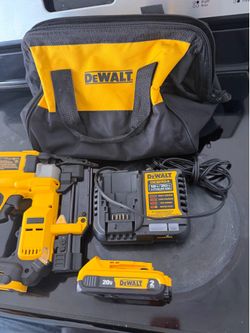 DEWALT ATOMIC 20V MAX Lithium Ion Cordless 23 Gauge Pin Nailer Kit with 2.0Ah Battery and Charger