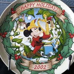 Adorable Disney Mickey and the Beanstalk Happy Holidays 2002 Collectable Plate