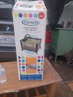 PÀCK N PLAY ON THE GO 