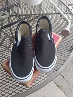 Slip on Vans Womens 6 Black and White