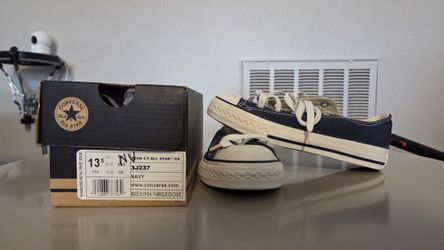 Converse CHUCK TAYLOR'S ALL STAR - Navy Size KIDS 13.5 - BNIB