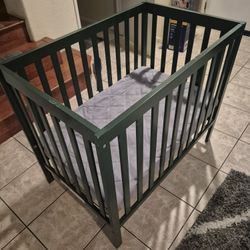 Baby Crib With Mattress 
