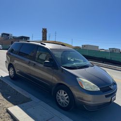 2004 Toyota Sienna
