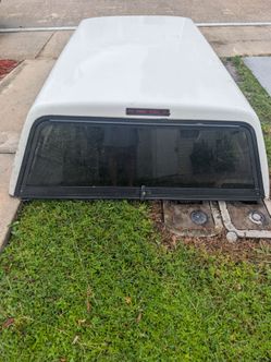 2000 Dodge pickup truck bed cover