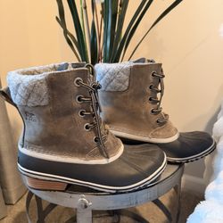 Sorel Insulated  Winter Boots Women’s Size 8 Brand New