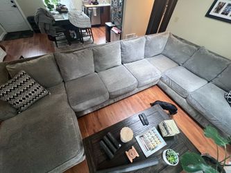 Beautiful sectional Couch