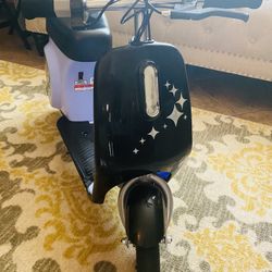 Razor Pocket Mod Petite - Purple, 12V Miniature Euro-Style Electric Scooter, up to 8 mph, for Ages 7+