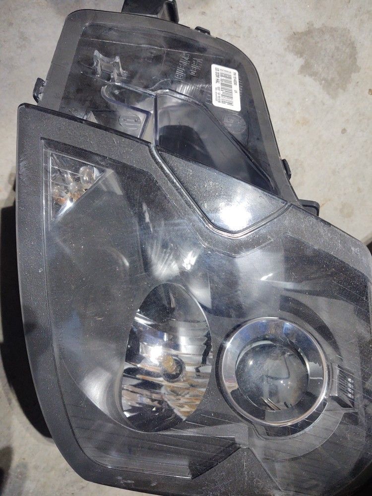 2003-07 Cadillac CTS driver side headlight