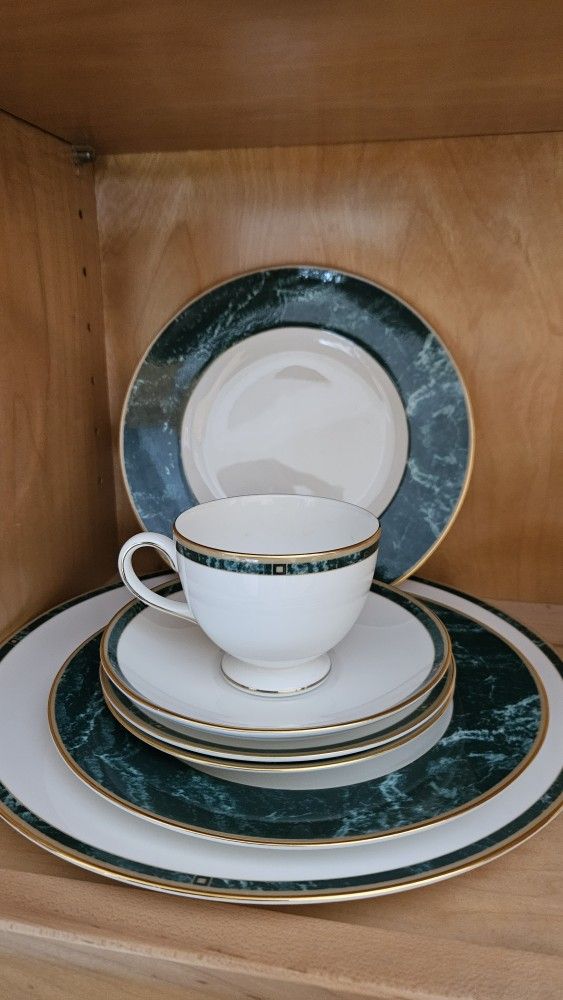 Wedgwood Chorale Bone China Set
