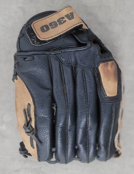 Wilson Baseball Glove