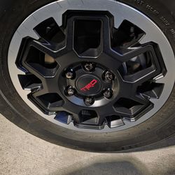 2025 4 Runner Trd Off Road Wheels- Used- Like New