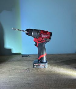 Milwaukee M12 1/2" Hammer Drill Driver with battery