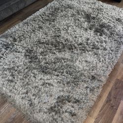 Luxurious Silver-Grey Shaggy Rug 🩶 SERIOUS MESSENGERS ONLY!