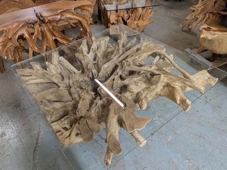 Central coffee table 50"x 50"