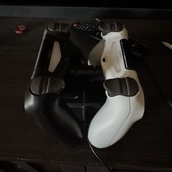 PlayStation 4 With Controllers 