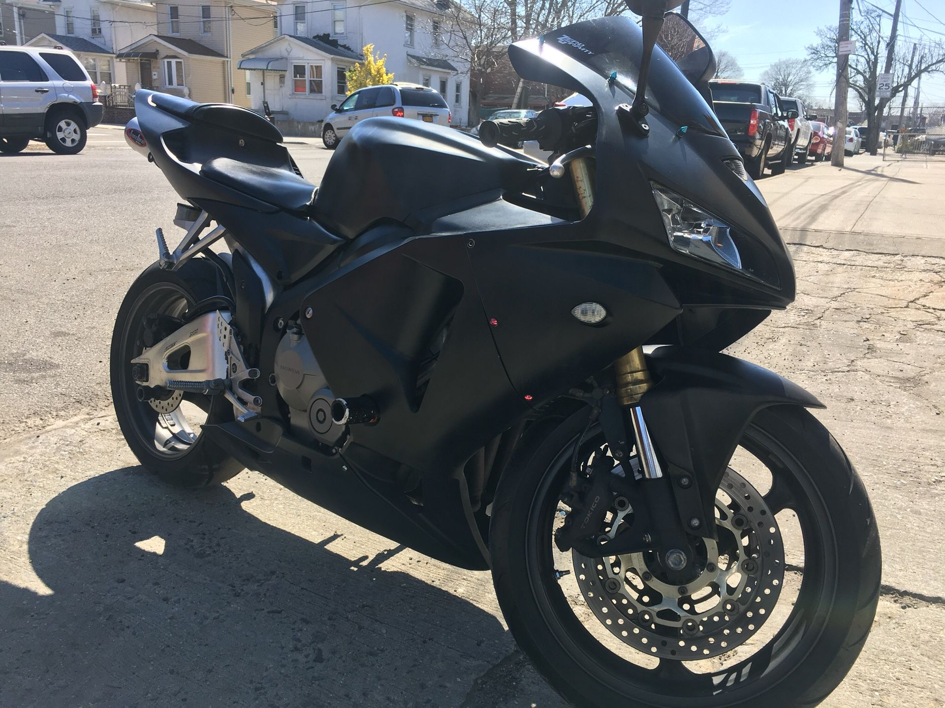 HONDA CBR600- MATTE BLACK - 2 OWNERS / CLEAN CARFAX / CLEAN TITLE