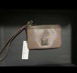 Dooney & Bourke wristlet