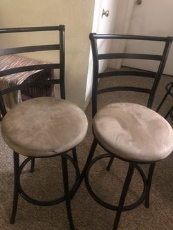 2 Bar Stool