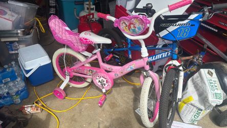 Girls huffy princess bike with training wheels