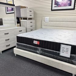 Queen/King Bedroom Set. 🚚WE DELIVER🚚