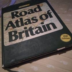 ROAD ATLAS of BRITAIN 1981 Hardcover w/ Dust cover