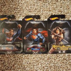 HOT WHEELS DC SUPER HERO COLLECTION