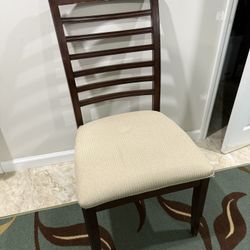 1 Dining Chair 