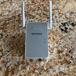 NETGEAR - AC1200 Dual-Band Wi-Fi Range Extender