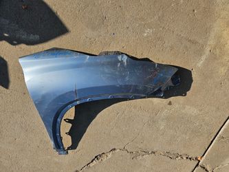 Toyota Highlander right fender Oem
