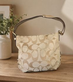 Coach Beige Signature Shoulder bag