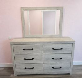 6 Drawer Ashley Dresser