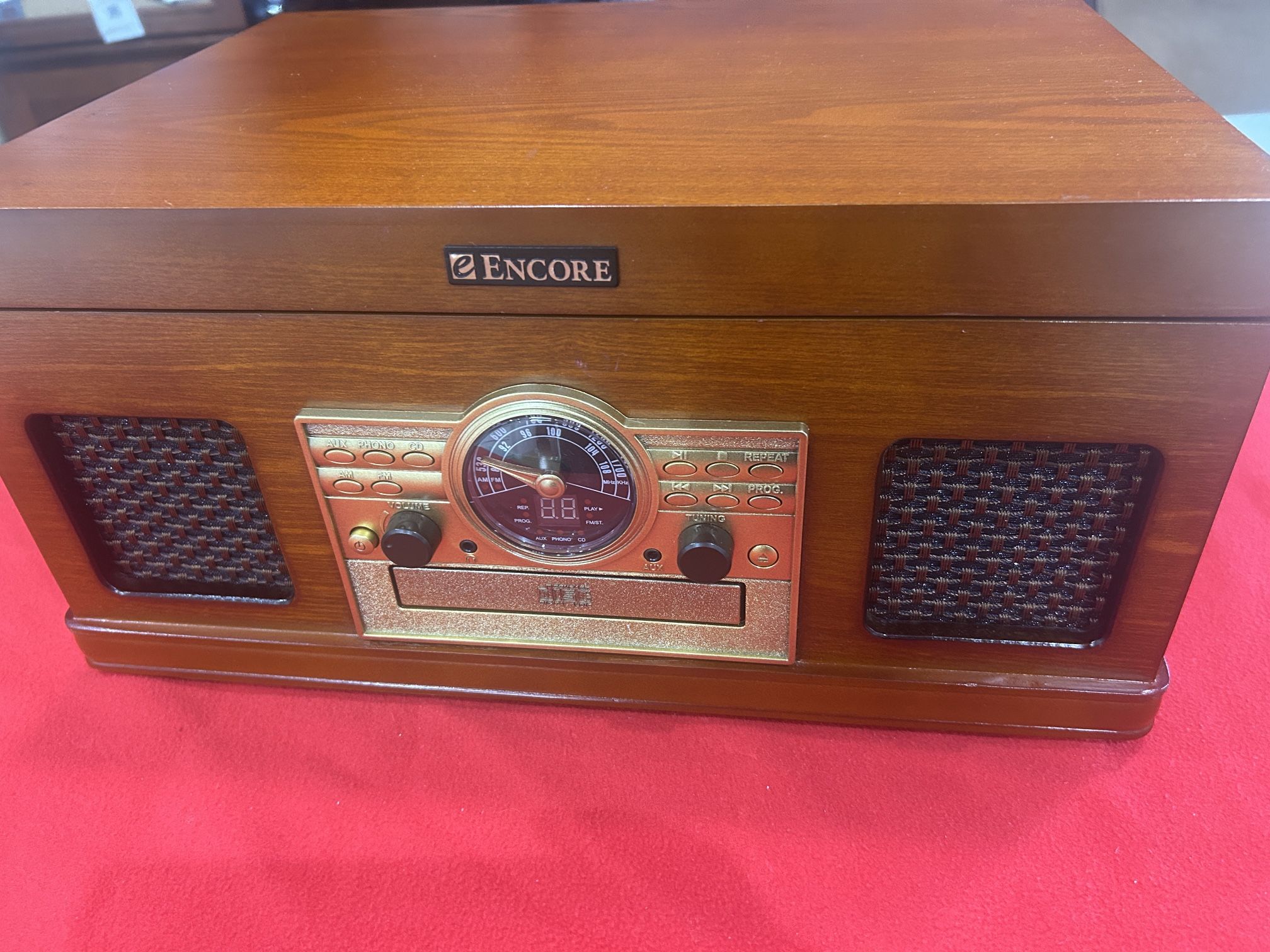 ENCORE TECHNOLOGY 4 IN 1 NOSTALGIC STEREO TURNTABLE CD CASSETTE RADIO #9285 IN MIAMI.