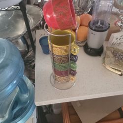 6 colorful mugs 