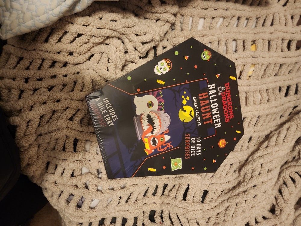 Dungeons & Dragons Halloween Advent Calendar Dice D20