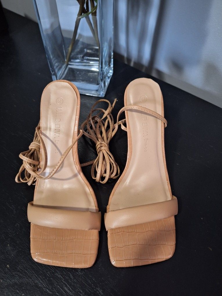 Very Cute 51/2 Heels!