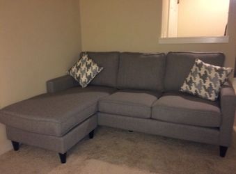 **PENDING PICKUP** FREE Sofa With Accent Pillows