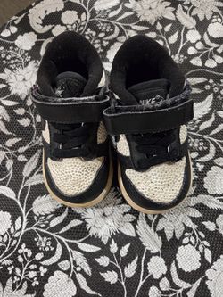 Infant Nike size 4c with velcro