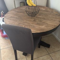 Round Kitchen Table 